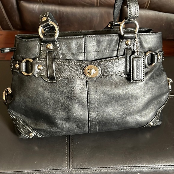 Purse - Picture 1 of 8
